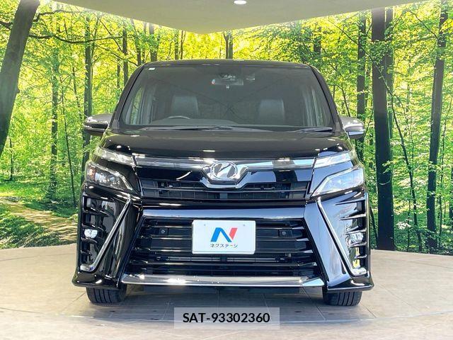 Toyota VOXY 2019-04 6678689-14