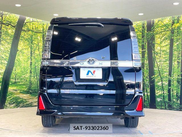 Toyota VOXY 2019-04 6678689-15