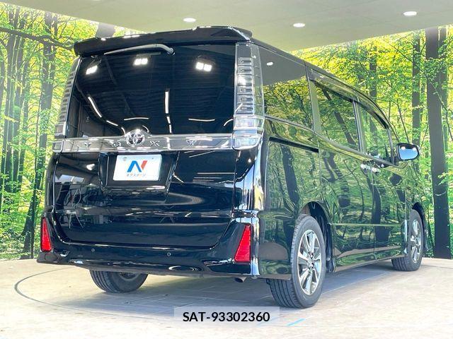 Toyota VOXY 2019-04 6678689-17