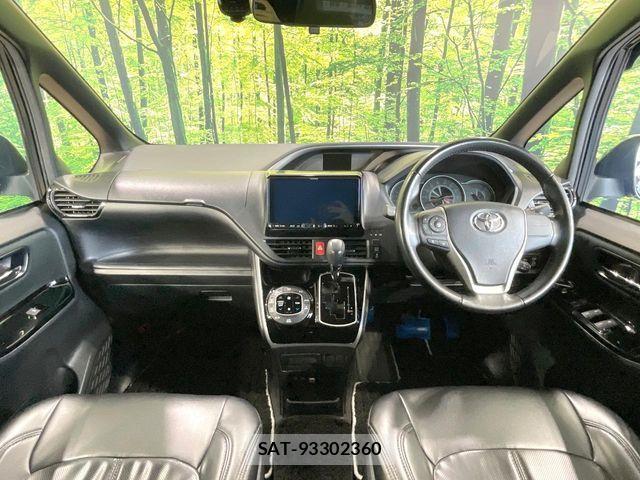 Toyota VOXY 2019-04 6678689-1