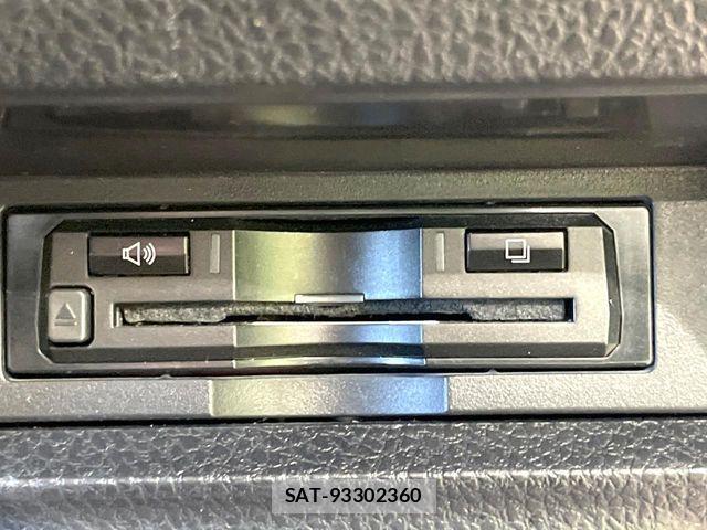Toyota VOXY 2019-04 6678689-6