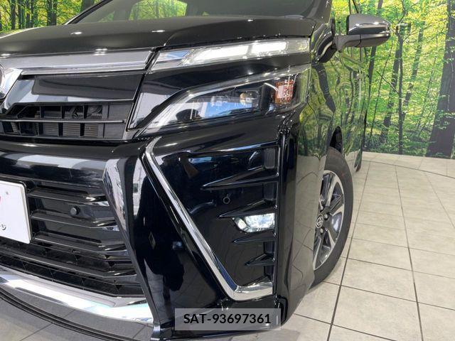 Toyota VOXY 2020-06 6678680-11