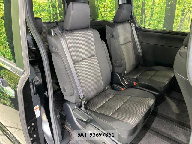 Toyota VOXY 2020-06 6678680-7