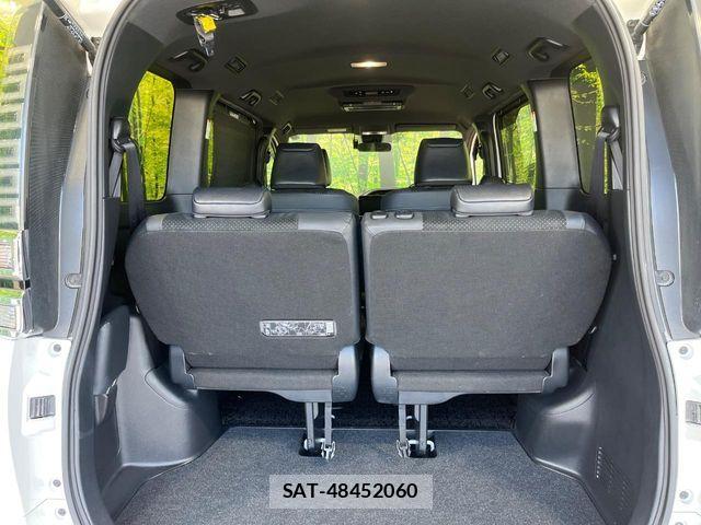 Toyota VOXY 2021-01 6678685-10