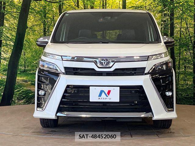 Toyota VOXY 2021-01 6678685-14