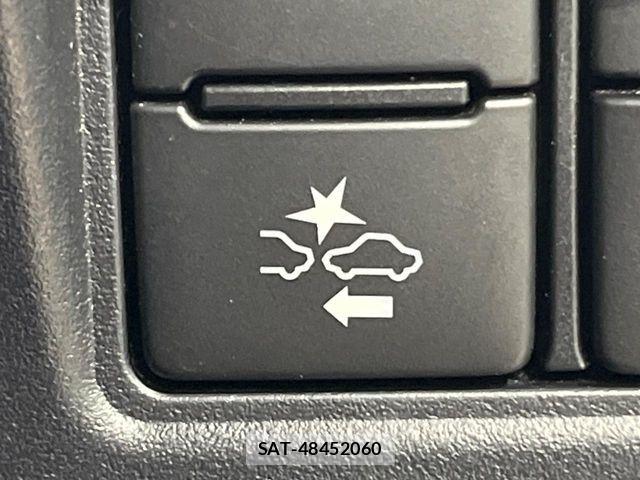 Toyota VOXY 2021-01 6678685-5