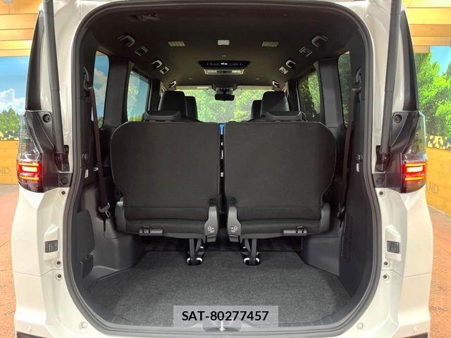 Toyota VOXY 2023-10 6678664-10