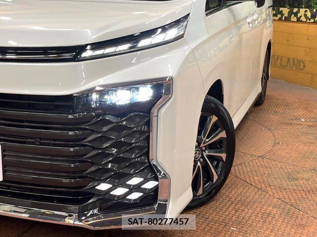 Toyota VOXY 2023-10 6678664-11