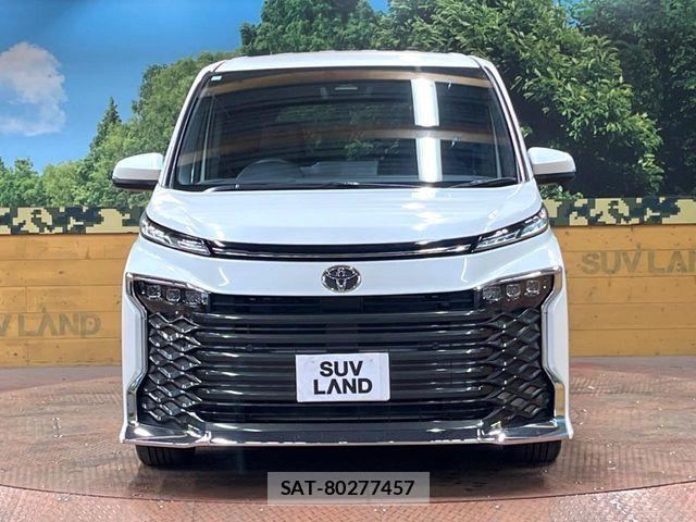 Toyota VOXY 2023-10 6678664-13
