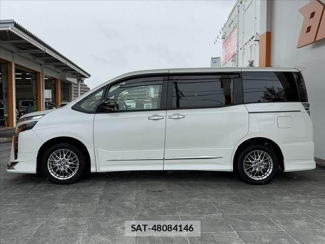 Toyota VOXY 2021-01 6678675-10