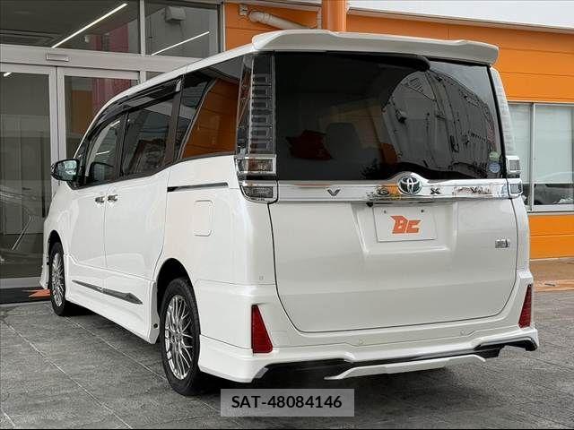 Toyota VOXY 2021-01 6678675-12
