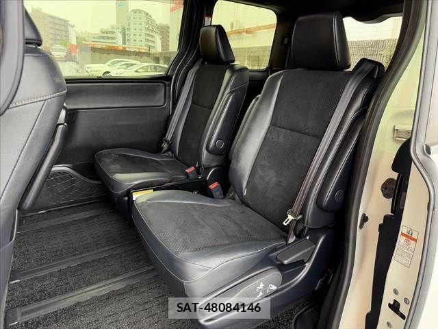 Toyota VOXY 2021-01 6678675-18