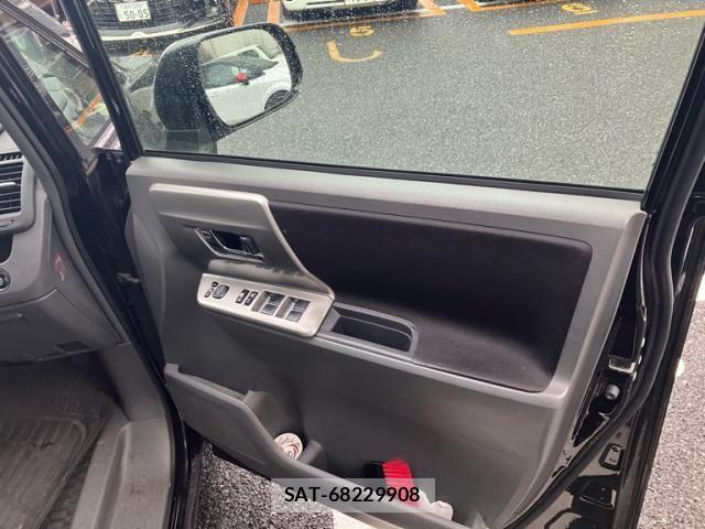 Toyota VOXY 2009-08 6678712-11