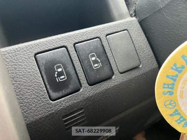 Toyota VOXY 2009-08 6678712-19