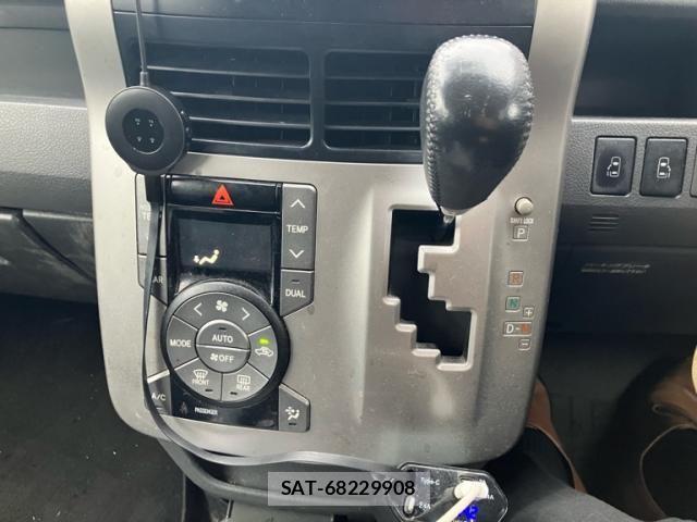 Toyota VOXY 2009-08 6678712-22