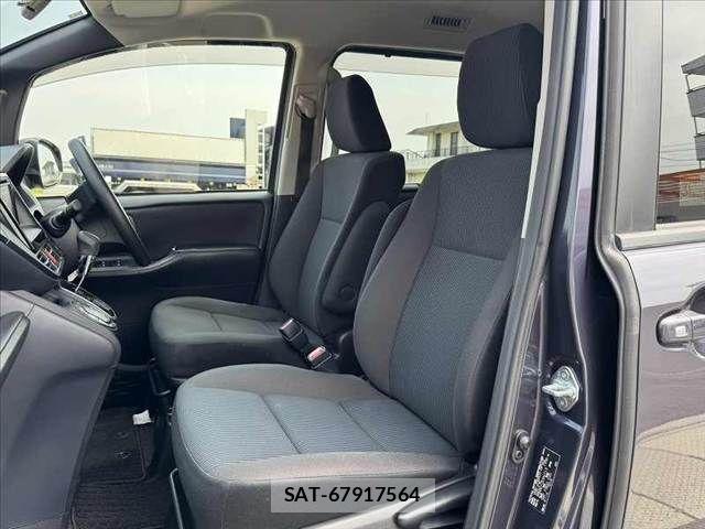 Toyota VOXY 2015-01 6678704-14