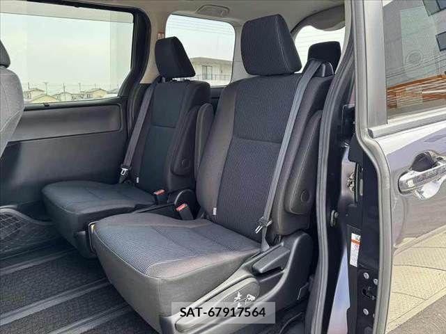 Toyota VOXY 2015-01 6678704-15