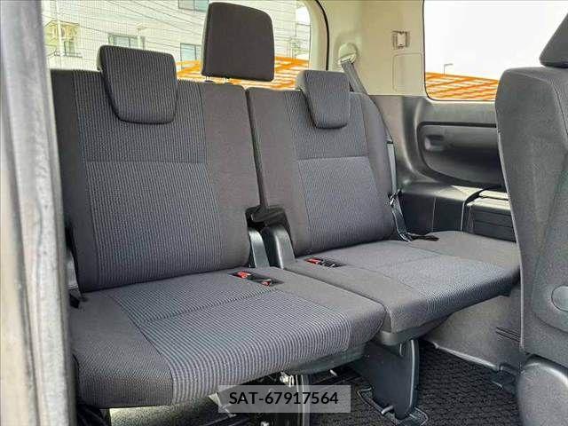 Toyota VOXY 2015-01 6678704-19