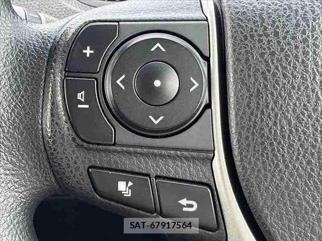 Toyota VOXY 2015-01 6678704-22