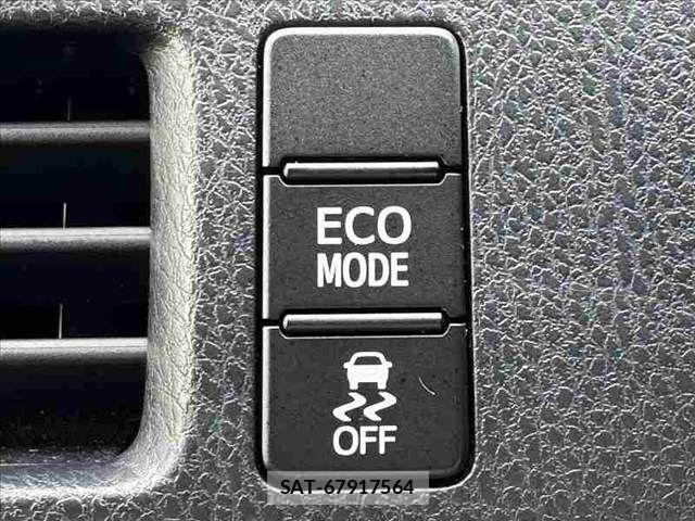 Toyota VOXY 2015-01 6678704-26