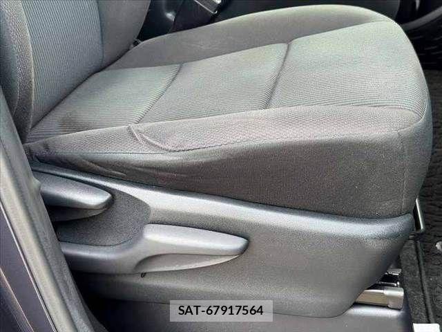 Toyota VOXY 2015-01 6678704-28