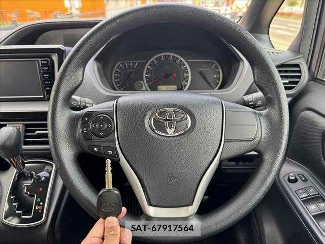 Toyota VOXY 2015-01 6678704-4