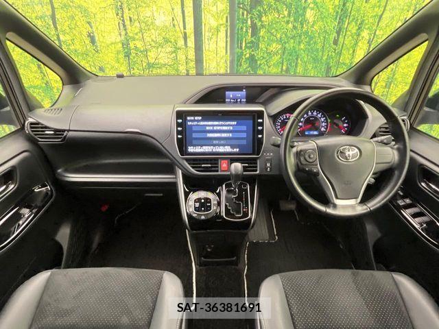 Toyota VOXY 2020-11 6678681-1