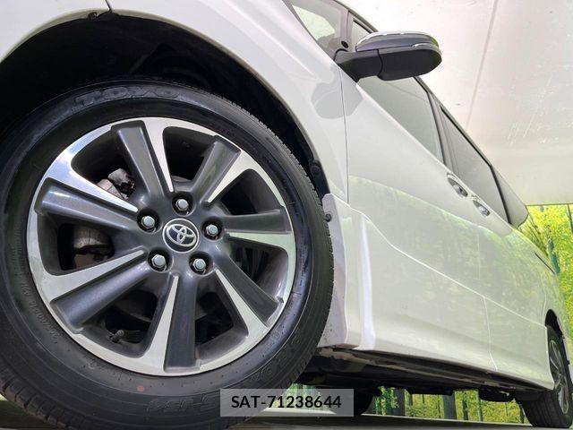 Toyota VOXY 2021-10 6678677-12