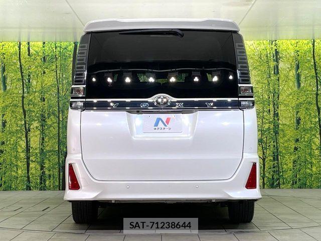 Toyota VOXY 2021-10 6678677-14
