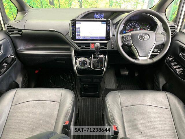 Toyota VOXY 2021-10 6678677-1