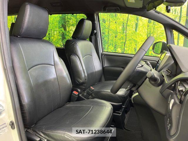 Toyota VOXY 2021-10 6678677-6