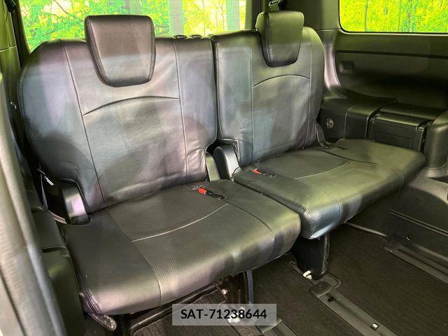 Toyota VOXY 2021-10 6678677-8
