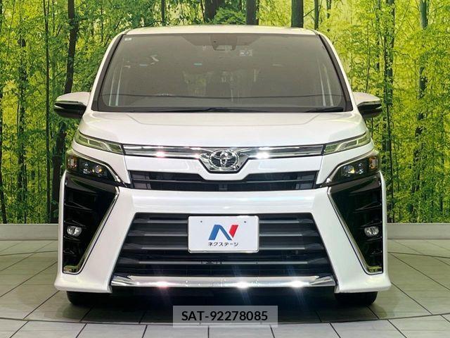 Toyota VOXY 2018-06 6678696-14