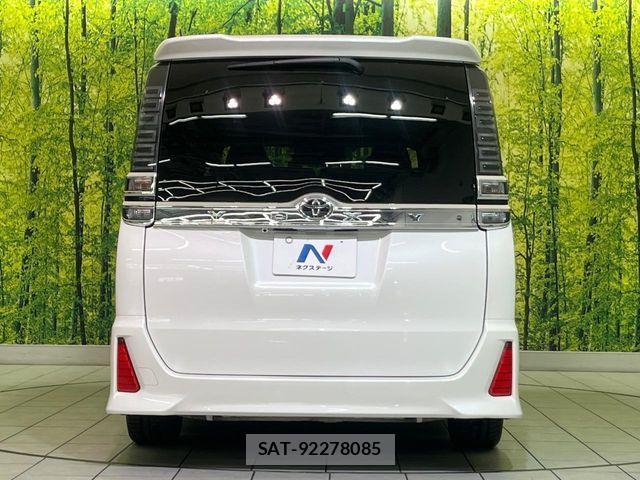 Toyota VOXY 2018-06 6678696-15