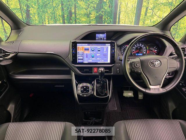 Toyota VOXY 2018-06 6678696-1