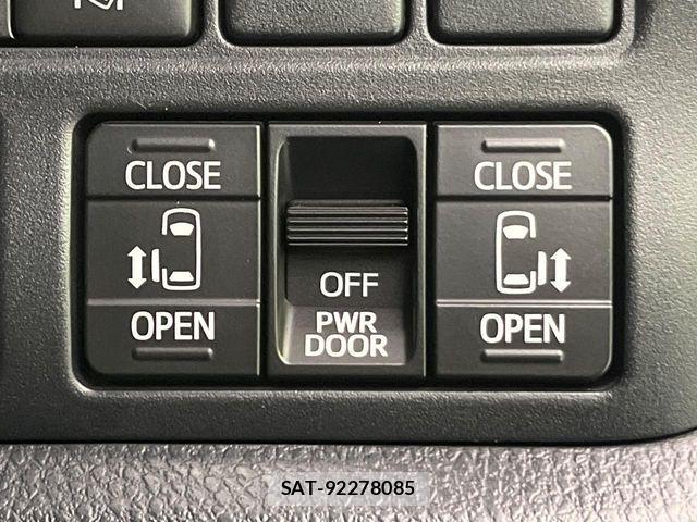Toyota VOXY 2018-06 6678696-2