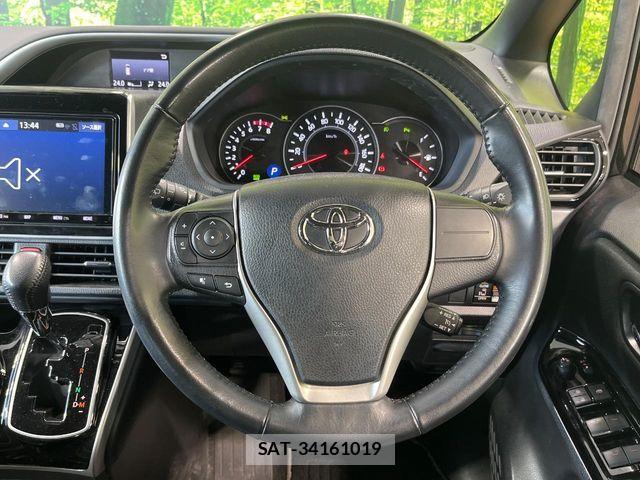 Toyota VOXY 2020-10 6678688-11