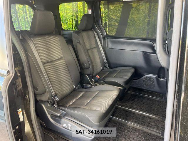 Toyota VOXY 2020-10 6678688-8
