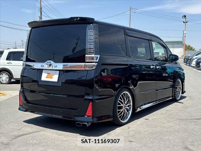Toyota VOXY 2020-03 6678690-14