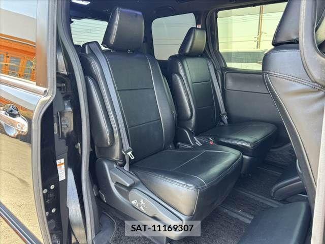 Toyota VOXY 2020-03 6678690-21