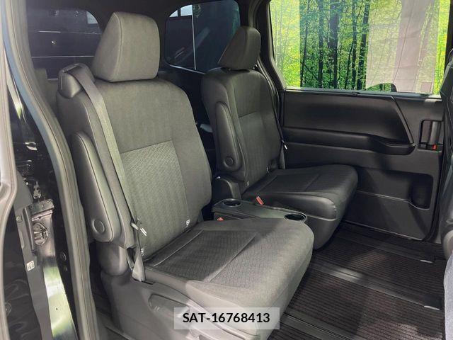 Toyota VOXY 2025-05 6684067-7