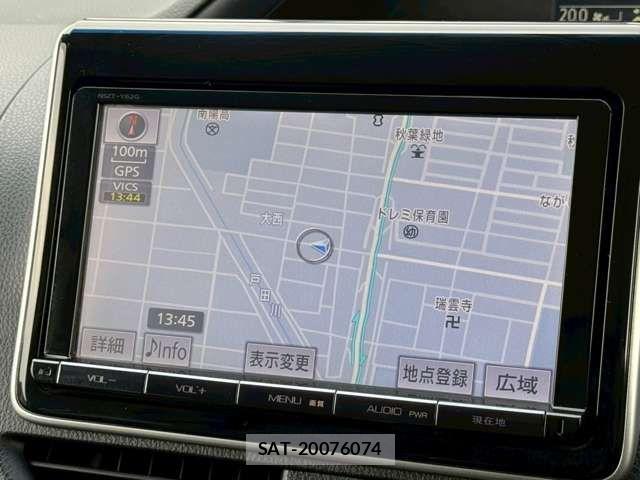 Toyota VOXY 2014-04 6682952-2