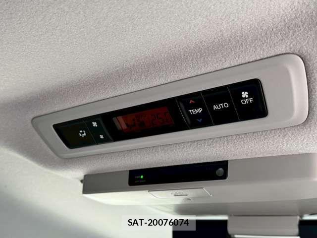 Toyota VOXY 2014-04 6682952-8