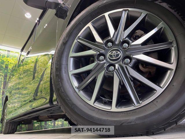 Toyota VOXY 2015-12 6684070-12