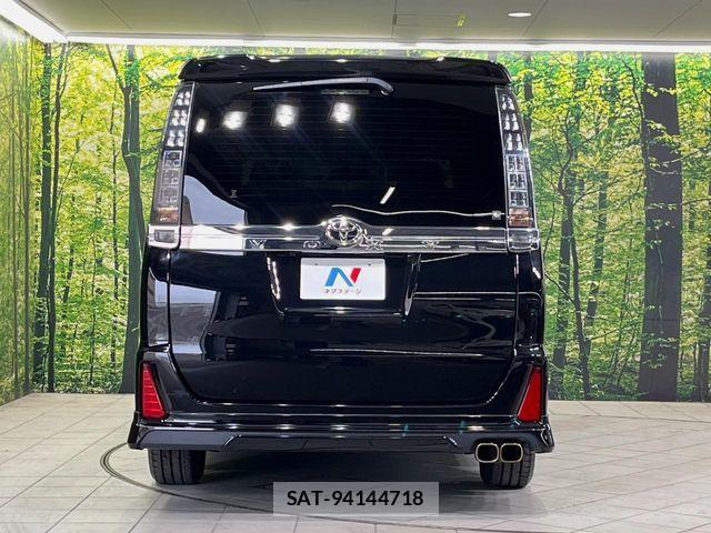 Toyota VOXY 2015-12 6684070-14