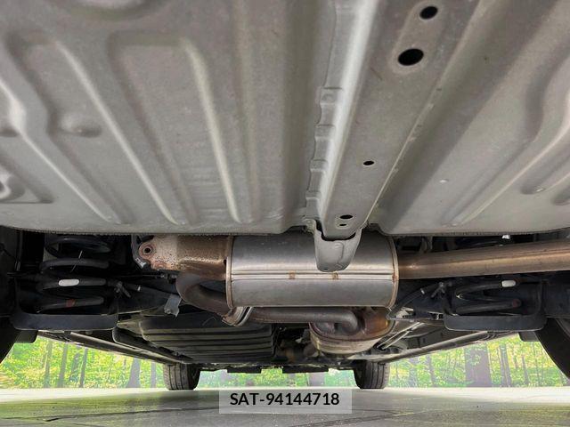 Toyota VOXY 2015-12 6684070-18