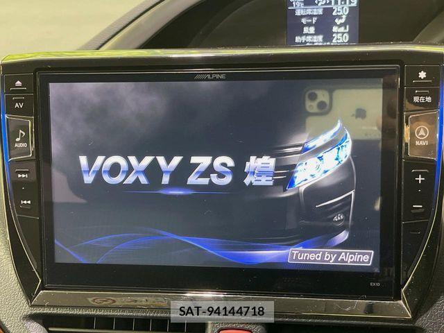 Toyota VOXY 2015-12 6684070-3