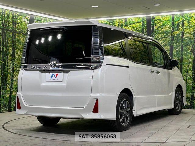 Toyota VOXY 2018-10 6684069-16