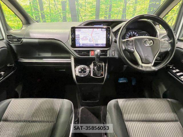 Toyota VOXY 2018-10 6684069-1