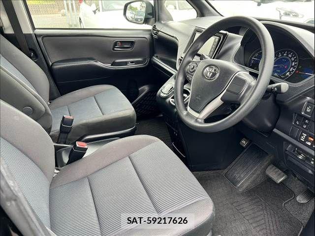 Toyota VOXY 2018-07 6691339-12